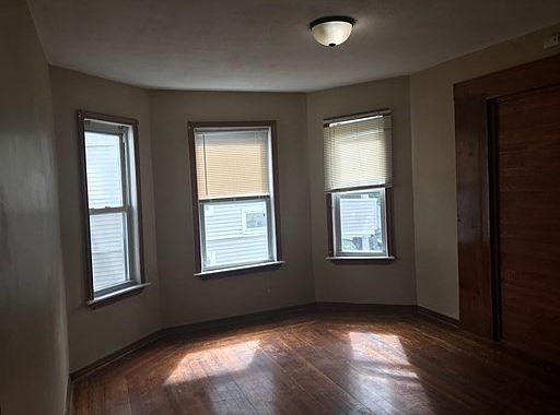 2nd image of 87-89 Grant St #2