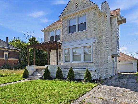 3rd image of 285 Owen St