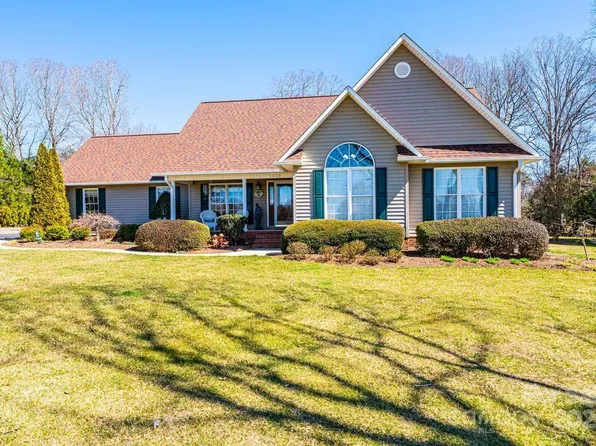 1636 Samaria Ln, Conover, NC 28613