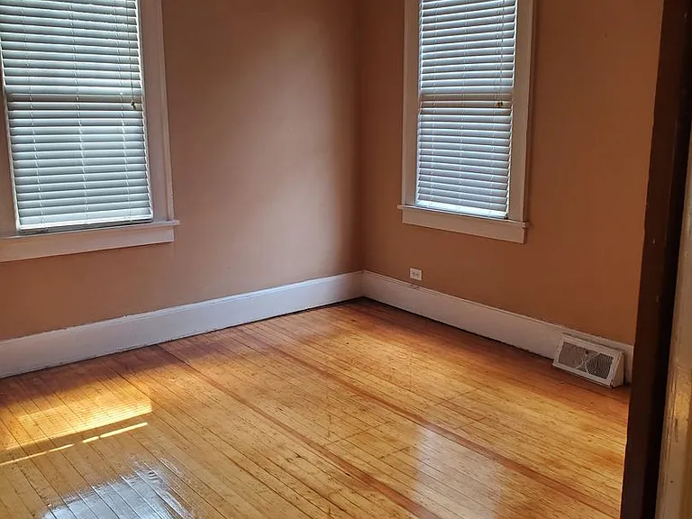 622 King Ave — Photo 5