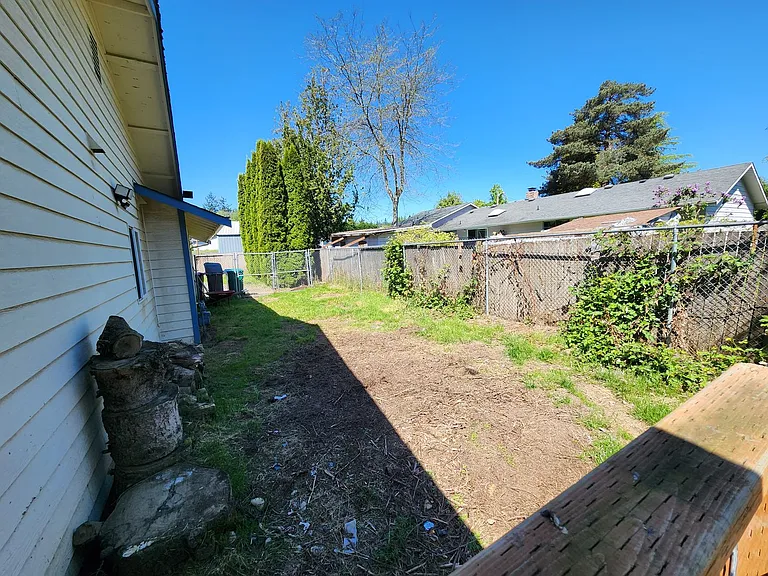 14705 Meadow Rd — Photo 19