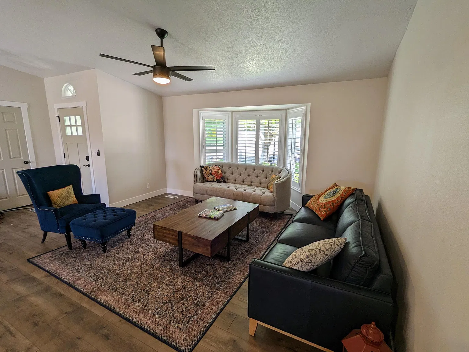4 bed, 2.5 bath, 2350 sqft, $2,700 — Photo 2