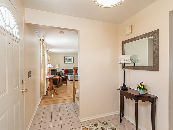 3rd image of 3 Candlewood Cir