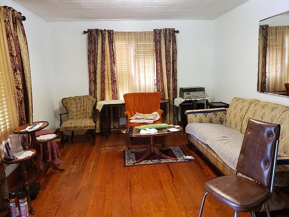 2nd image of 109 N Alvin St