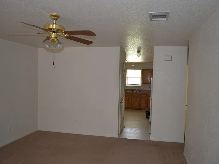 2204 Wildewood Dr — Photo 38