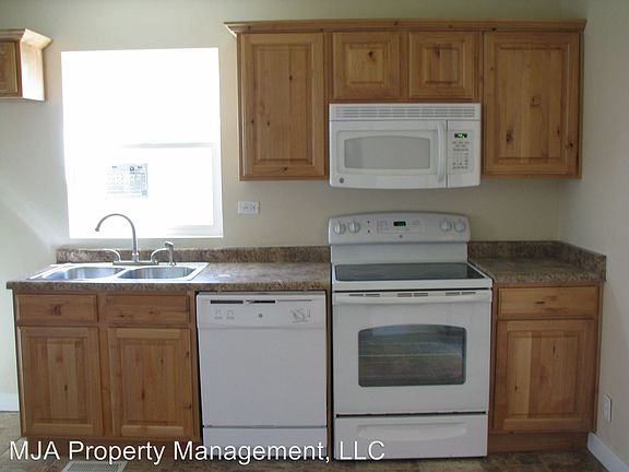 2nd image of 469 S Goshen St