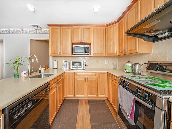 2nd image of 7 Voorhis Dr