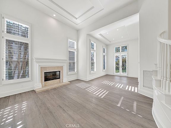 Living built in gas fireplace