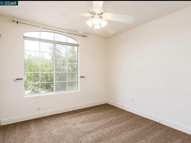 1727 Periwinkle Way — Photo 14
