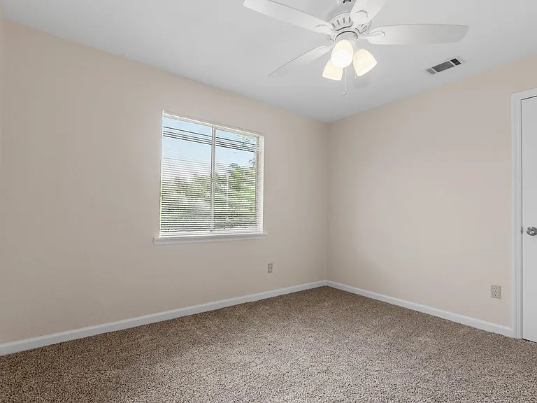 2188 Claremont Ln #C — Photo 23