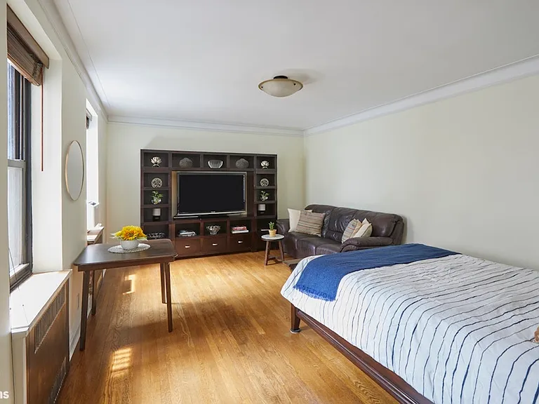 29 W 65th St #5E — Photo 4