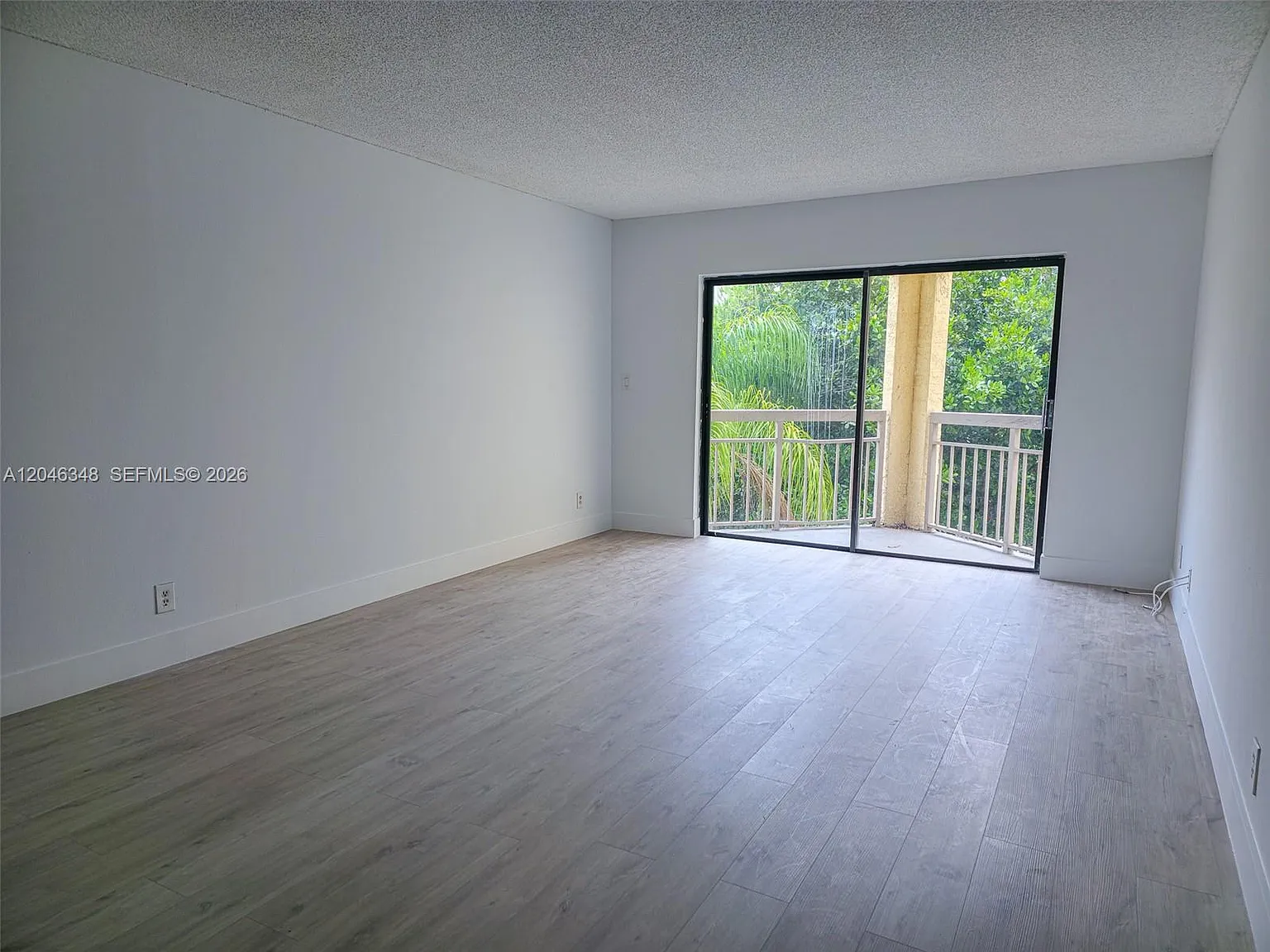 Las Vistas At Doral Condo — Photo 3