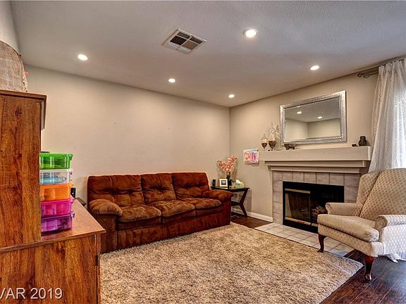 3rd image of 1124 Daytona Ln