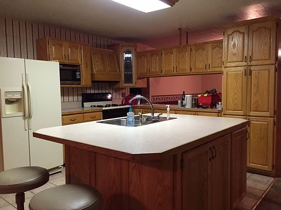 5th image of 210 E Vine St
