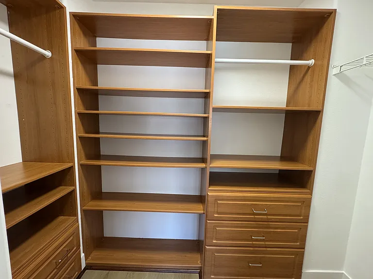 the biggest kid's room: #1 kid's room
walk-in and built-in closet