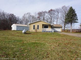 1495 Briggsville Rd, Fowlerville, MI 48836