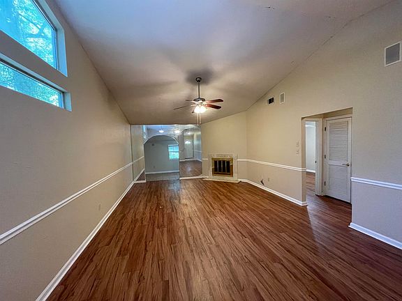 2nd image of 2109 Pecan Ln #A
