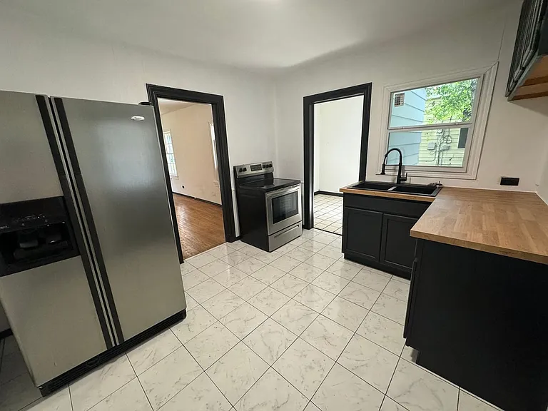 902 Burch St — Photo 6
