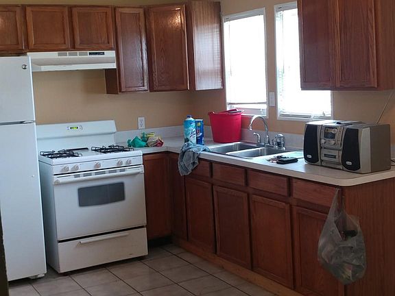 5th image of 2098 Bomber Ave