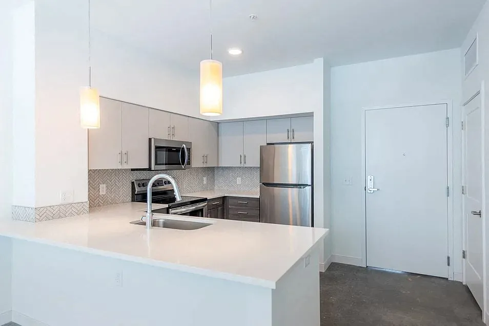 One Canal Apartments — Photo 4