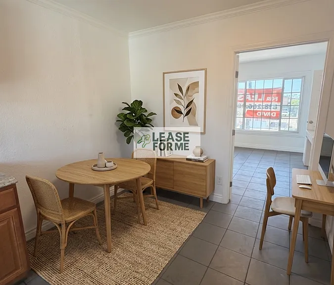 841 W Florence Ave — Photo 6