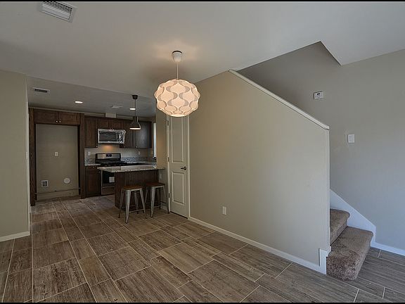 5th image of 4012 Camelot Hts