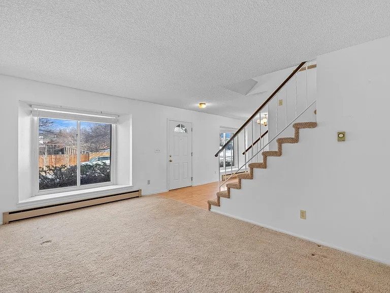 1009 S Lewiston Way — Photo 8