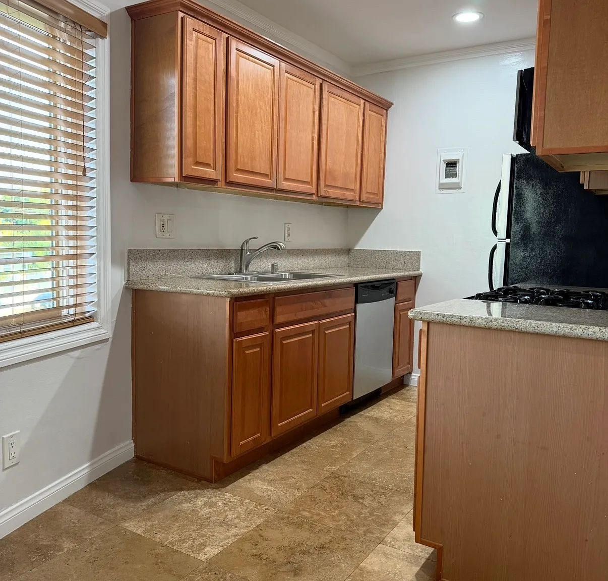 1 bed, 770 sqft, $2,095 — Photo 3