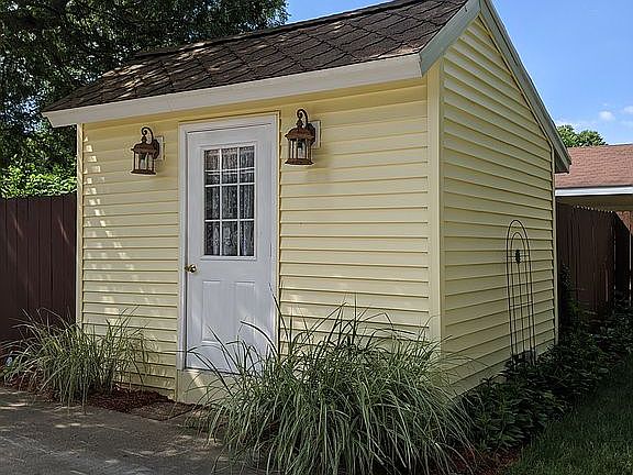 3rd image of 5160 Dowling St