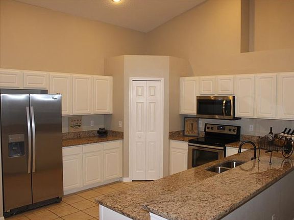 4th image of 1209 Oak Leaf Ct