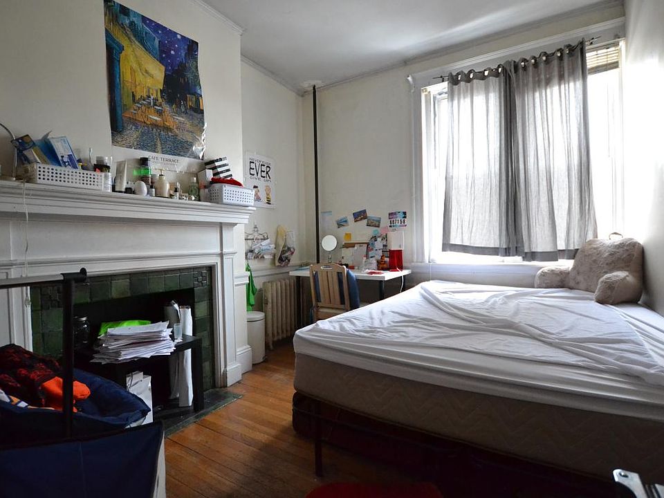 1st image of 42 Egmont St #3