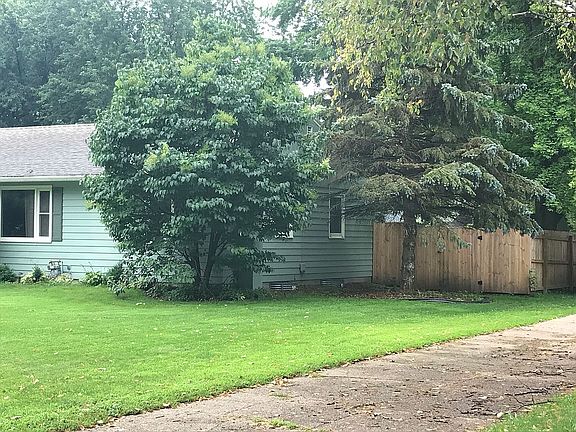 3rd image of 577 S St E