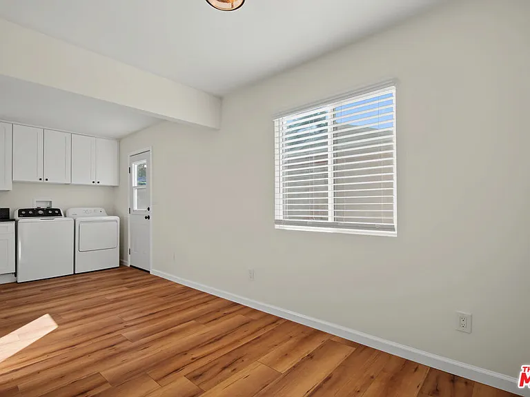 11508 Fenton Ave — Photo 4