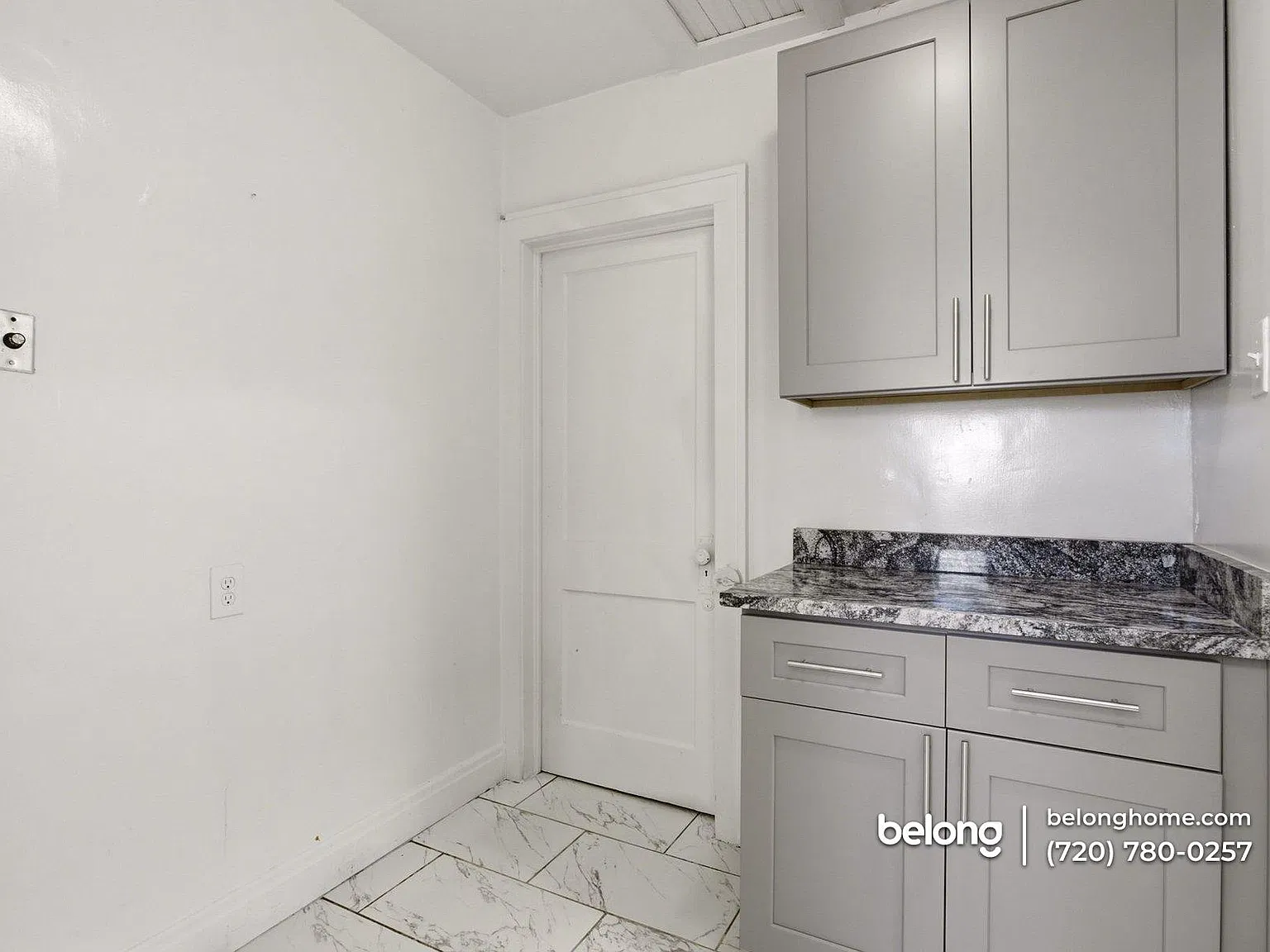 1555 Clinton St — Photo 4