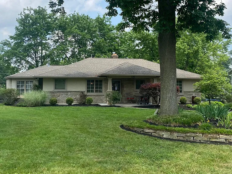 370 Charleston Ave — Photo 1