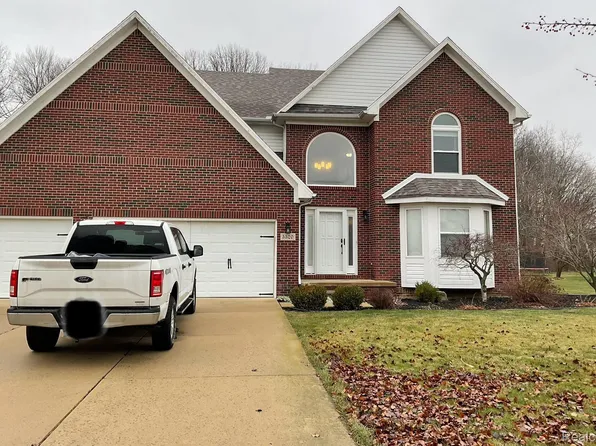 5520 Marshall Field Dr, Newport, MI 48166