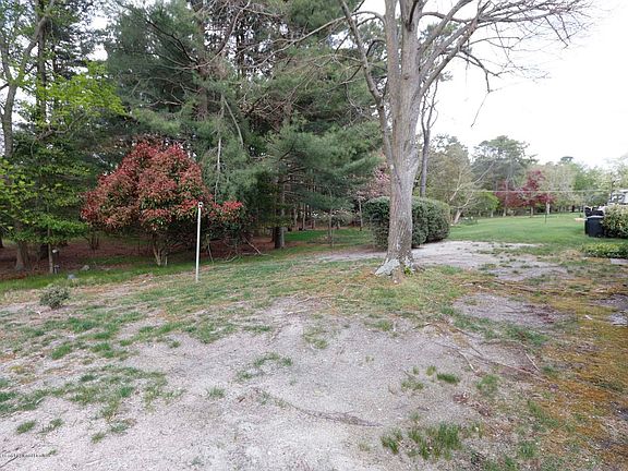 4th image of 891 Edgebrook Dr N