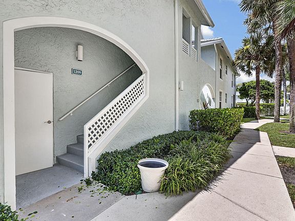3rd image of 1209 MAINSAIL Circle #1209