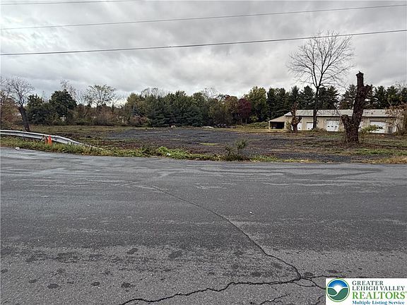 4th image of 210 Industrial Dr