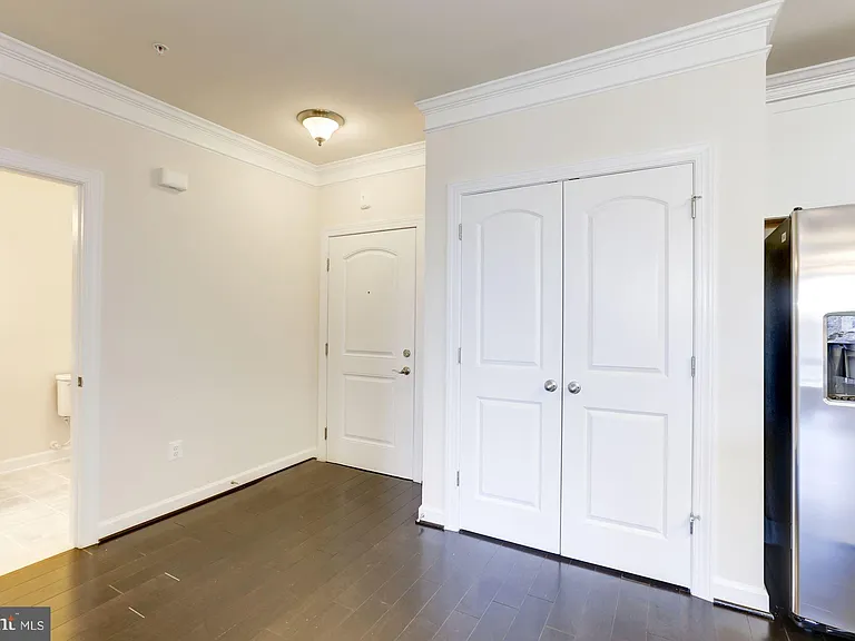 13740 Endeavour Dr #403 — Photo 3