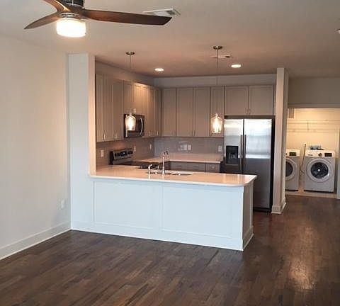 2 Bedroom/2 bath with breakfast bar kitchen
