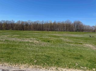 2 S Ruby Ln, Lake Leelanau, MI 49653