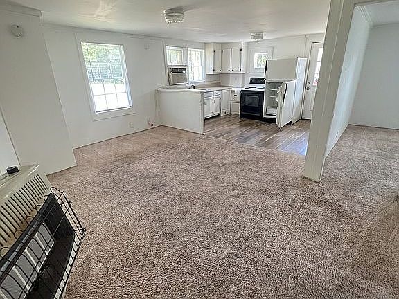 5th image of 1613 Lucille St NW