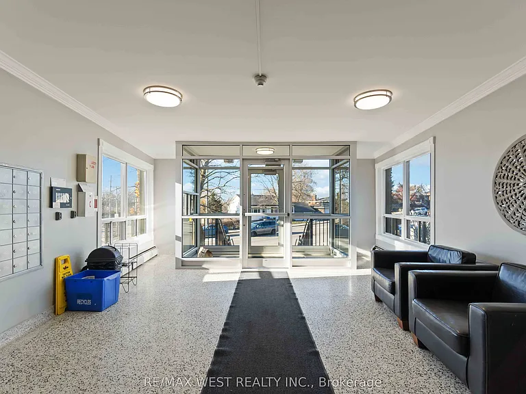 283 Fairway Rd N #90 — Photo 7