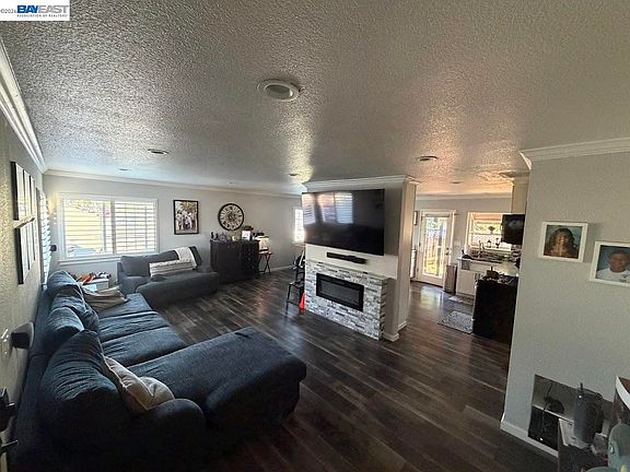 5th image of 883 Brennan Way