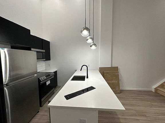 2nd image of 556 Market St #11E