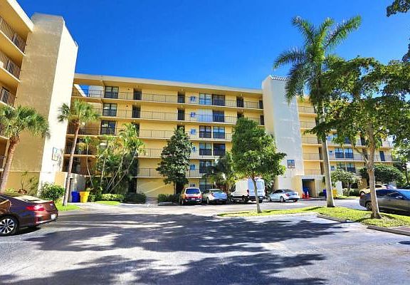 Home For Sale In Boca Bayou