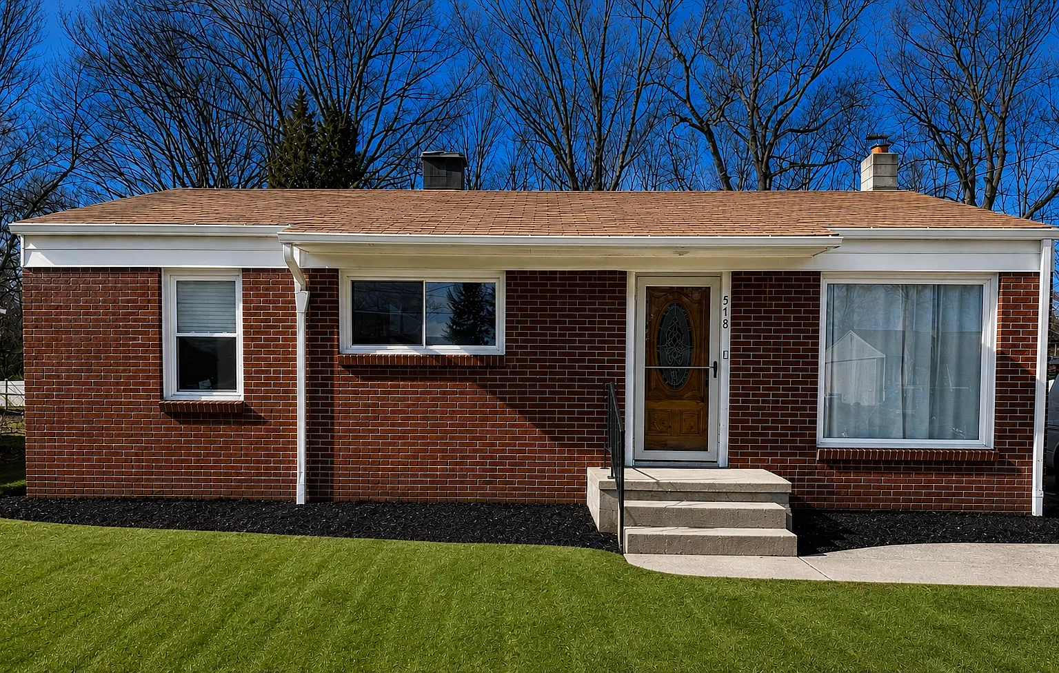 3 bed, 864 sqft, $1,600 — Photo 1