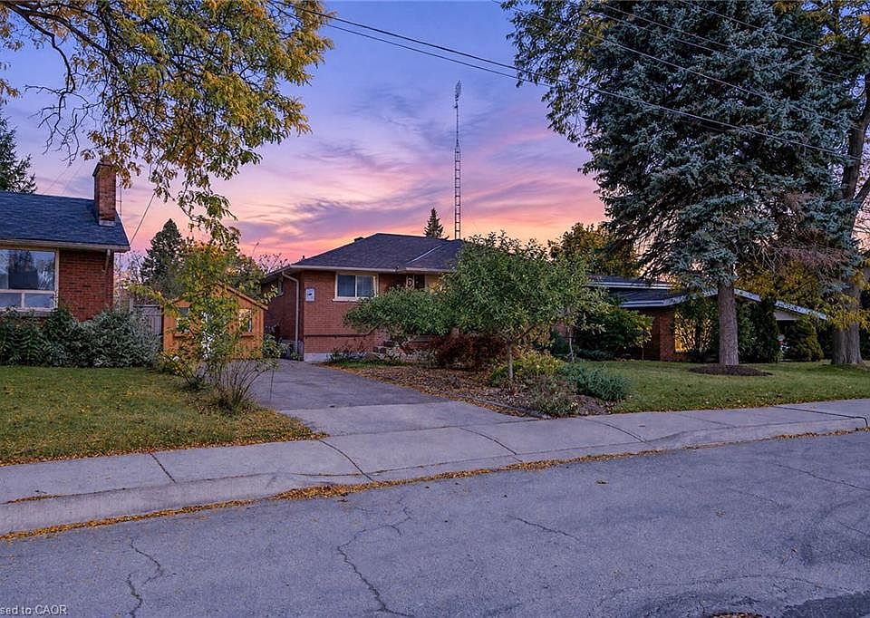 1st image of 6 Sandringham Ave