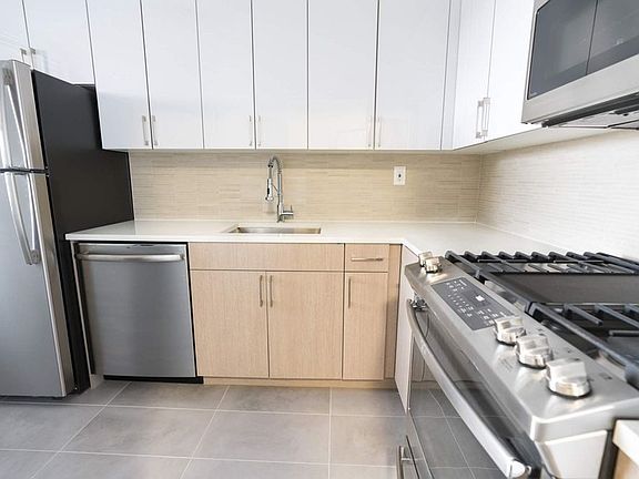 3rd image of 10440 Queens Blvd APT 3B